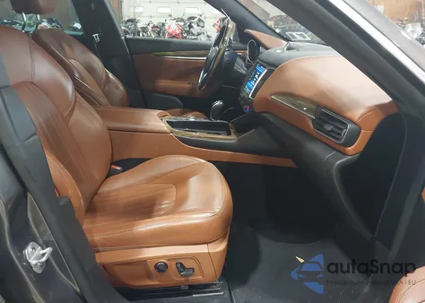 2018 Maserati Levante Granlusso z USA, uszkodzony, nr VIN ZN661XUL8JX279029